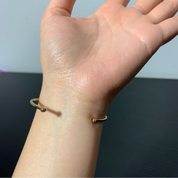 NEW Nordstrom Gold Plated Coral Center Gem Open Ended Bangle - Picture 9 of 9